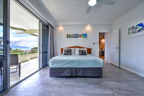 POINCIANA 101 HAMILTON ISLAND CENTRALLY LOCATED 3 BEDROOM, Plus BUGGY!! - Accommodation Batemans Bay 0