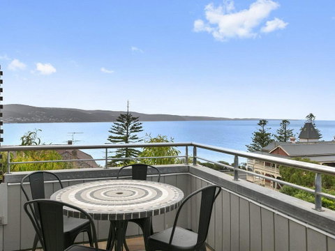 POINT GREY APARTMENT 2 - Ocean VIews With Wifi - Accommodation Batemans Bay 0