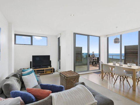 POINT GREY APARTMENT 2 - Ocean VIews With Wifi - Accommodation Batemans Bay 2