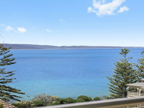 POINT GREY APARTMENT ONE - VIEWPOINT - Accommodation Batemans Bay 0