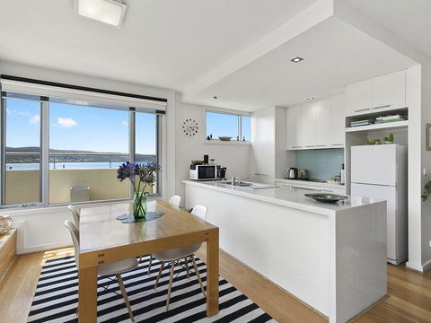 POINT GREY APARTMENT ONE - VIEWPOINT - Accommodation Batemans Bay 1