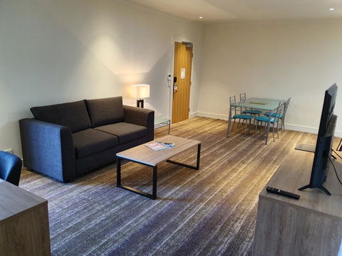 Porter's Plainland Hotel - Accommodation Batemans Bay 2