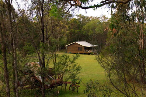 Possum's Hollow And Hooter's Hut - Accommodation Batemans Bay 0