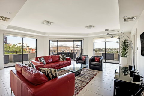 PYRMONT/DARLING HARBOUR MODERN 3 BED PENTHOUSE APARTMENT - Accommodation Batemans Bay 1
