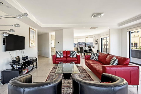 PYRMONT/DARLING HARBOUR MODERN 3 BED PENTHOUSE APARTMENT - Accommodation Batemans Bay 2