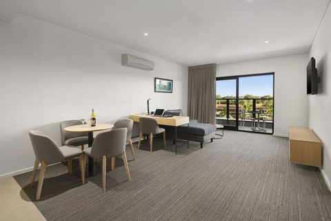 Quality Hotel Lakeside - Accommodation Batemans Bay 3