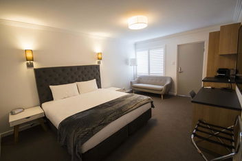 Quays Hotel with Accommodation Batemans Bay