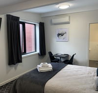 Queens Arms Hotel - Accommodation Batemans Bay