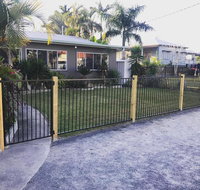 QUIRKY QUEENSLANDER 6 BEDROOM HOME - Accommodation Batemans Bay