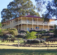 R on the Downs BnB  Cottages - Accommodation Batemans Bay