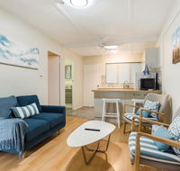 Rare Modern Unit with Private Fenced garden Close to The Beach PC4 - Accommodation Batemans Bay