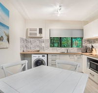 Rare Modern Unit with Private Fenced garden Close to The Beach PC5 - Accommodation Batemans Bay