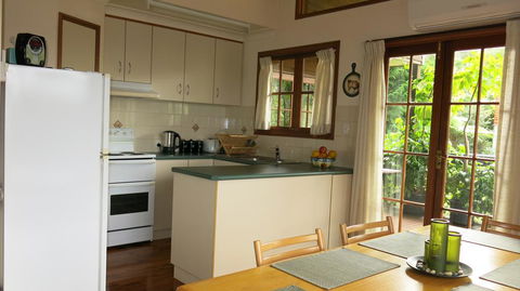 Ravensbourne Escape - Cedar Lodge - Accommodation Batemans Bay 1