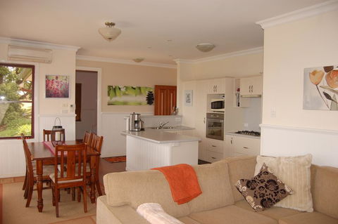 Ravensbourne Escape- Quingilli - Accommodation Batemans Bay 2