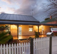 Rawson's Retreat - Five Bedroom Home - Walk CBD - Includes Breakfast - Accommodation Batemans Bay