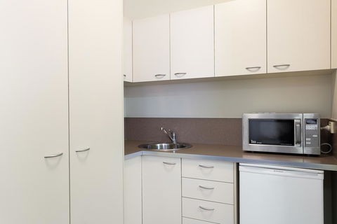 Redcliffe Motor Inn - Accommodation Batemans Bay 1