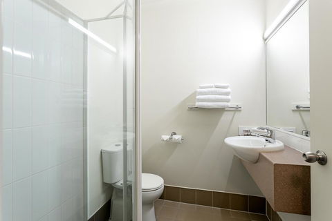 Redcliffe Motor Inn - Accommodation Batemans Bay 2
