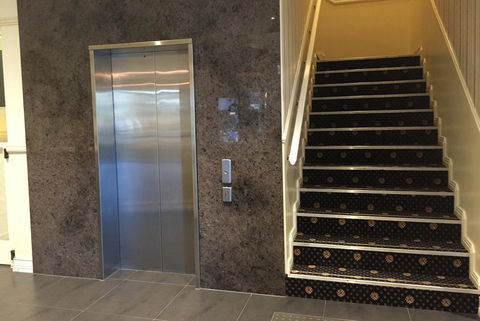 Redearth Boutique Hotel - Accommodation Batemans Bay 2