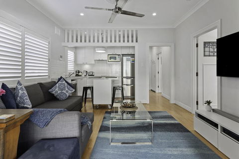 Relaxed Clovelly Beach Home - Parking - Cloey6 - Accommodation Batemans Bay 3