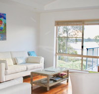 Riverside Views Hawks Nest - Accommodation Batemans Bay