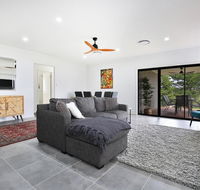 Rockwall - Pet-Friendly - Fire Pit - Accommodation Batemans Bay