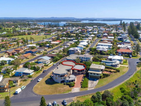 Romiaka 8 - Views Over The Pippi Beach - Accommodation Batemans Bay 2
