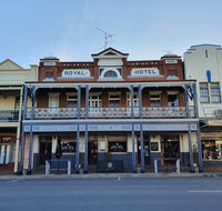 Royal Hotel - Accommodation Batemans Bay