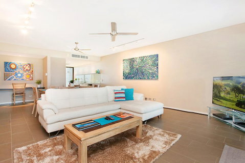 Saltwater Suites - 1,2 & 3 Bed Waterfront Apartments - Accommodation Batemans Bay 1