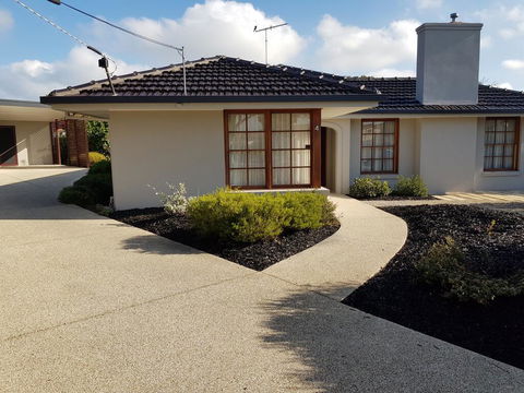 Sandy Bottoms - Accommodation Batemans Bay 0