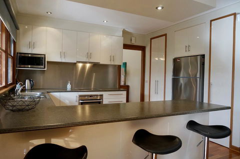 Sandy Bottoms - Accommodation Batemans Bay 2