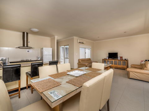 Seafront Unit 50 - Accommodation Batemans Bay 1