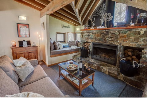 Sharpys Chalet - Accommodation Batemans Bay 1