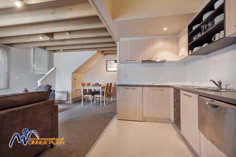 Shiraz - Accommodation Batemans Bay 3
