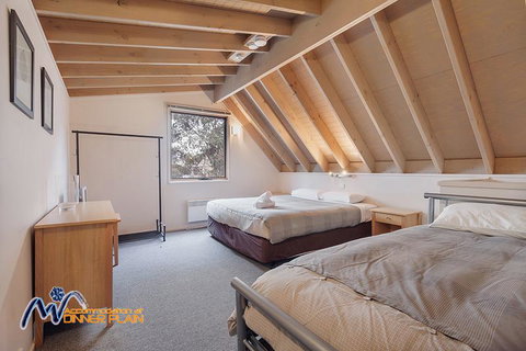 Shiraz - Accommodation Batemans Bay 2