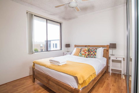 SIMPLE COMFORT! 2bed1bath Unit In Meadowbank - Accommodation Batemans Bay 1