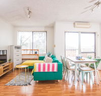 SIMPLE COMFORT 2bed1bath Unit in Meadowbank - Accommodation Batemans Bay