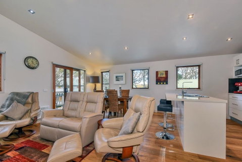 Snow Bound - Accommodation Batemans Bay 1