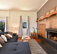 Somerville Wines Farmstay in Broke super cute house on working farm. Walk for miles. - Accommodation Batemans Bay