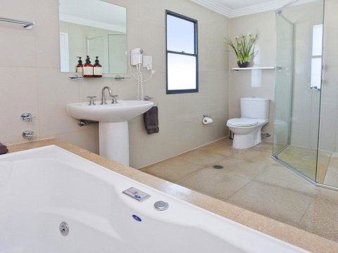 Something Special@Harbourside - Accommodation Batemans Bay 3