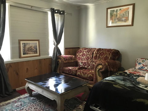 Spacious And Private Room - Accommodation Batemans Bay 1