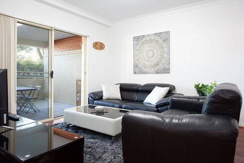Spacious Family Apartment Close To Olympic Park - Accommodation Batemans Bay 2