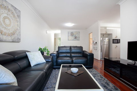 Spacious Family Apartment Close To Olympic Park - Accommodation Batemans Bay 1