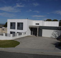 Spectacular Holiday Living - Accommodation Batemans Bay