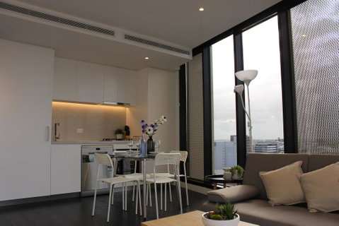 Spectacular Views Of CBD By FV With Free Car Park - Accommodation Batemans Bay 2