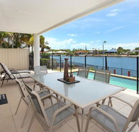 St Lucia 11 - 4 BDRM Canal Home with Pool - Accommodation Batemans Bay