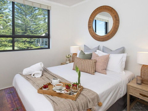 St Tropez Beachside Luxe - Accommodation Batemans Bay 2