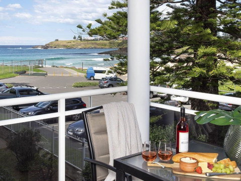 St Tropez Beachside Luxe - Accommodation Batemans Bay 3