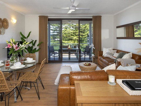 St Tropez Beachside Luxe - Accommodation Batemans Bay 1