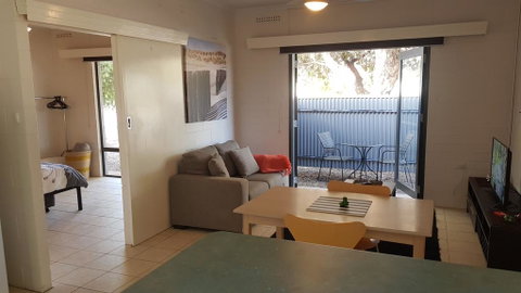 Stay Awhile In Port Pirie - Min Stay 4 Nights - Accommodation Batemans Bay 1