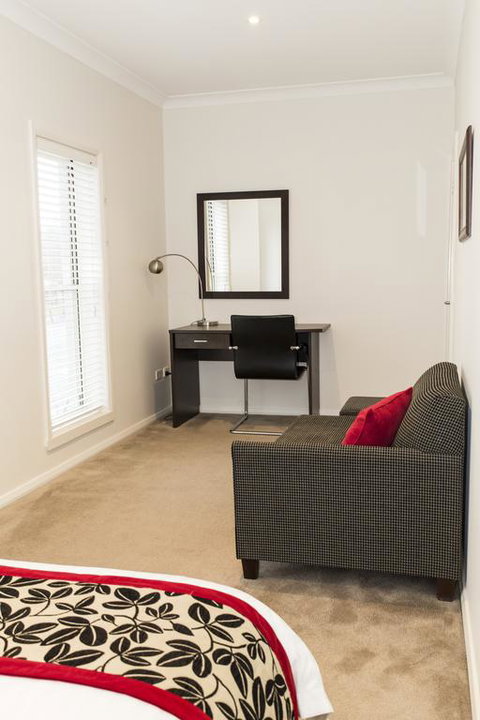 Stay Bathurst - Accommodation Batemans Bay 3